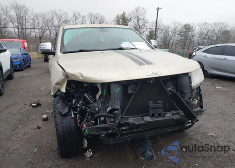 2011 Jeep Grand Cherokee Overland z USA, uszkodzony, nr VIN 1J4RR6GG2BC599837